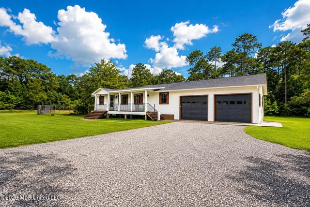 3015 Bonita Road, Gautier, MS 39553