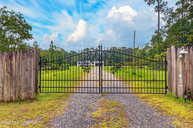 3015 Bonita Road, Gautier, MS 39553