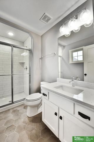 19058 Camelback Circle, Gretna, NE 68136