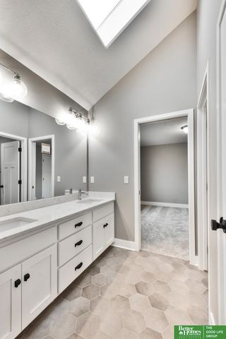 19058 Camelback Circle, Gretna, NE 68136