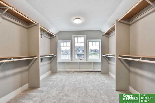 19058 Camelback Circle, Gretna, NE 68136