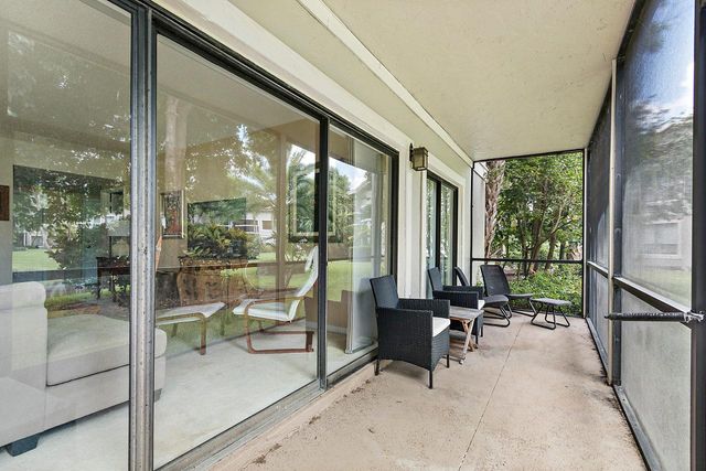 11863 Wimbledon Circle 426, Wellington, FL 33414