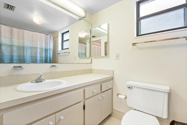 11863 Wimbledon Circle 426, Wellington, FL 33414