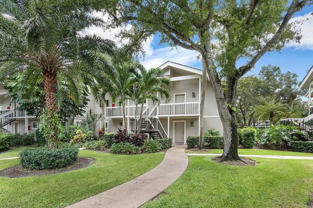 11863 Wimbledon Circle 426, Wellington, FL 33414