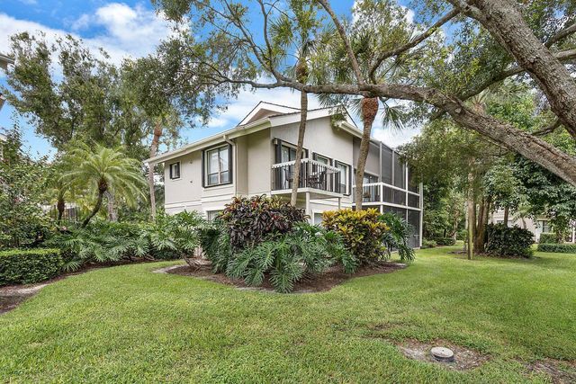 11863 Wimbledon Circle 426, Wellington, FL 33414