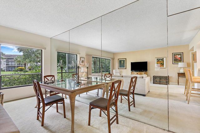 11863 Wimbledon Circle 426, Wellington, FL 33414