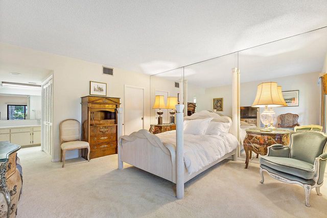11863 Wimbledon Circle 426, Wellington, FL 33414