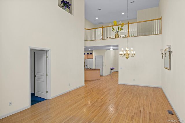 100 Cove Lane 100, East Setauket, NY 11733