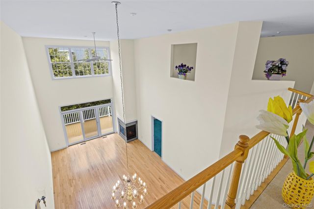 100 Cove Lane 100, East Setauket, NY 11733