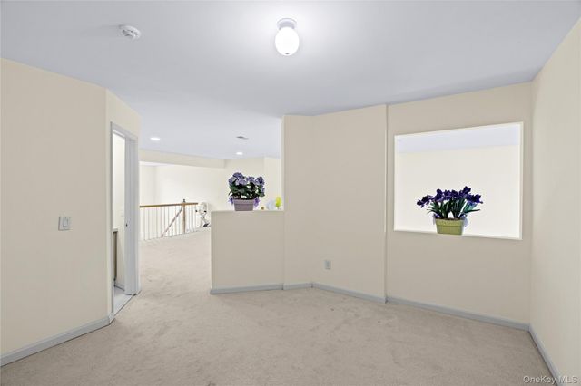 100 Cove Lane 100, East Setauket, NY 11733