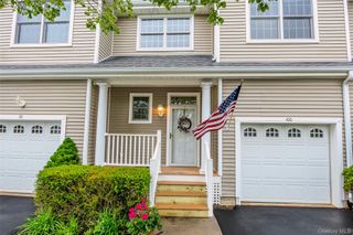 100 Cove Lane 100, East Setauket, NY 11733