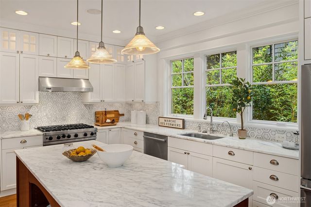 1508 37th Avenue E, Seattle, WA 98112