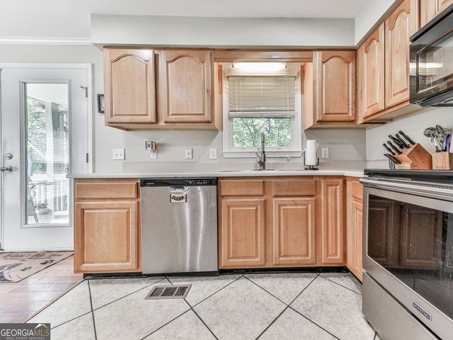 137 Blue Fox Loop, Waleska, GA 30183