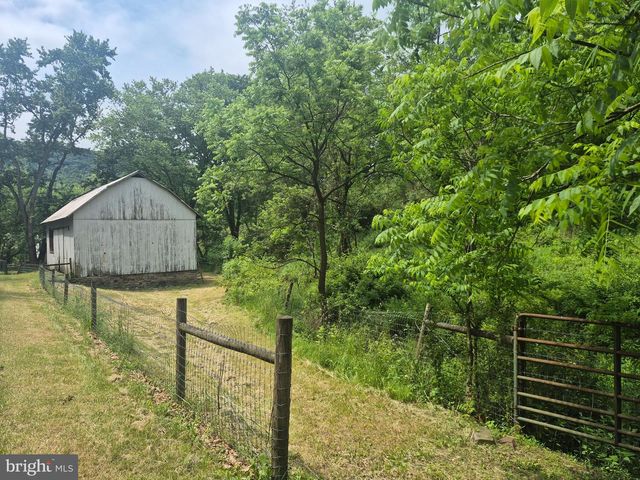 147 CRISSINGER HILL RD, Sunbury, PA 17801