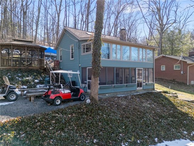 3144 Rockwood Drive SW, Carrollton, OH 44615