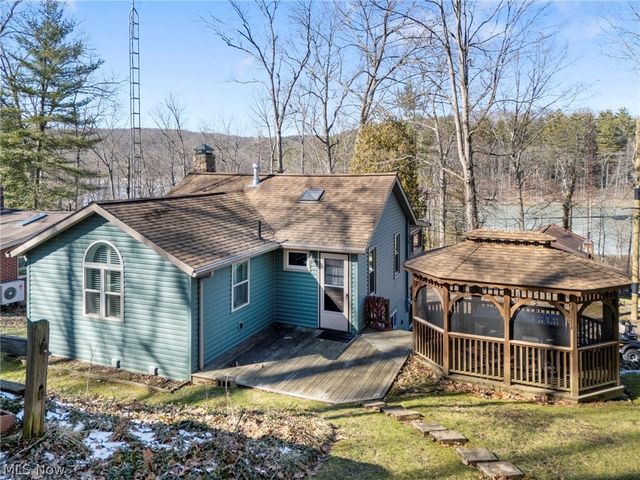 3144 Rockwood Drive SW, Carrollton, OH 44615