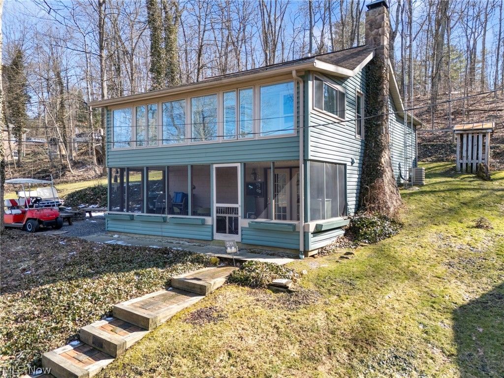 3144 Rockwood Drive SW, Carrollton, OH 44615