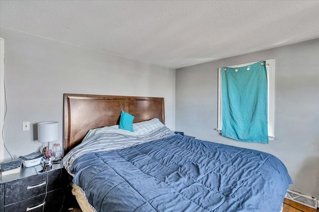 269-271 Old Townhouse Rd, Yarmouth, MA 02673