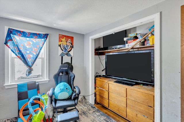 269-271 Old Townhouse Rd, Yarmouth, MA 02673