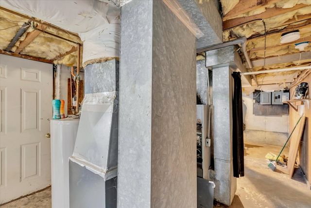 269-271 Old Townhouse Rd, Yarmouth, MA 02673