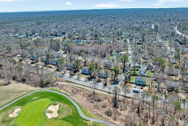 269-271 Old Townhouse Rd, Yarmouth, MA 02673