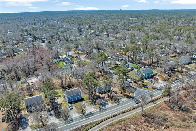 269-271 Old Townhouse Rd, Yarmouth, MA 02673