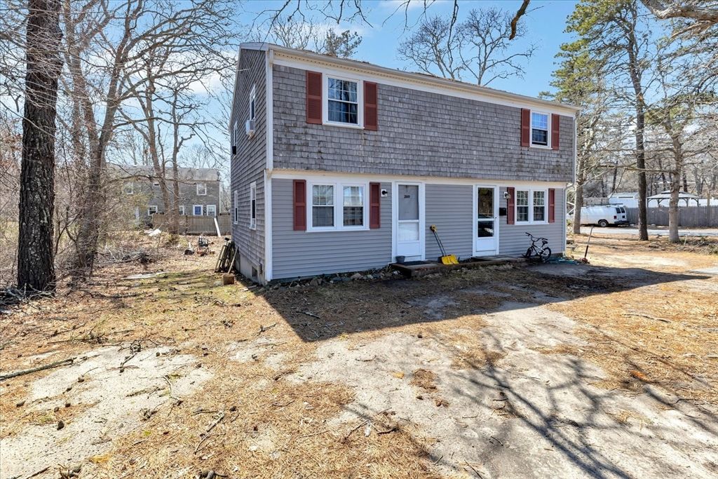 269-271 Old Townhouse Rd, Yarmouth, MA 02673
