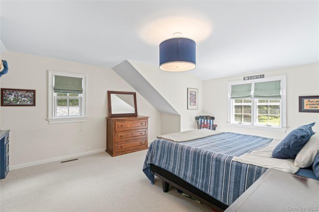 10 Middle Hollow Road, Lloyd Harbor, NY 11743