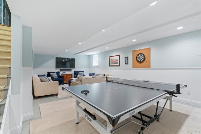 10 Middle Hollow Road, Lloyd Harbor, NY 11743