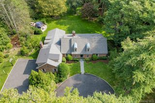 10 Middle Hollow Road, Lloyd Harbor, NY 11743