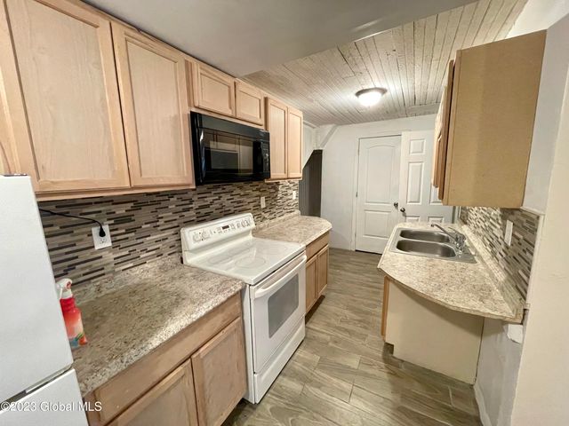 197 Vrooman Avenue, Amsterdam, NY 12010