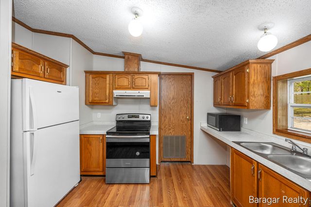 8965 Holton Road, Holton, MI 49425