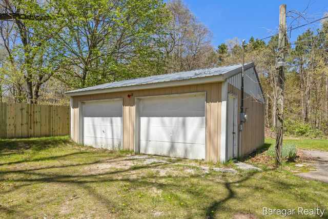 8965 Holton Road, Holton, MI 49425
