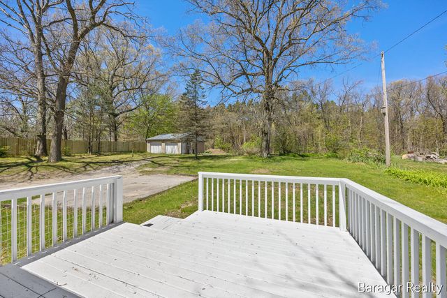 8965 Holton Road, Holton, MI 49425