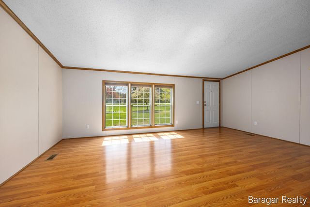 8965 Holton Road, Holton, MI 49425