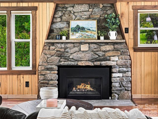 91 Rice Branch Road, Asheville, NC 28804