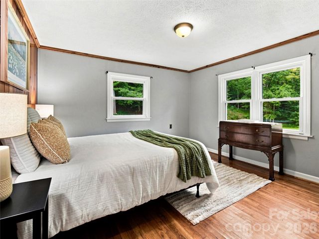 91 Rice Branch Road, Asheville, NC 28804