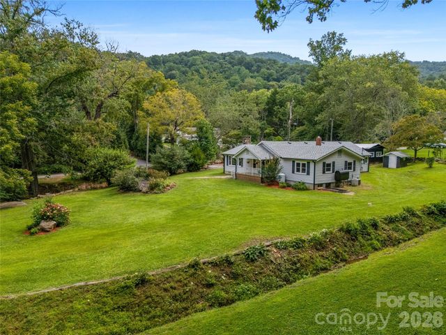 91 Rice Branch Road, Asheville, NC 28804