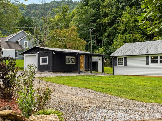 91 Rice Branch Road, Asheville, NC 28804