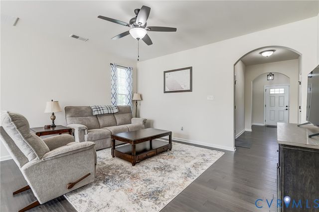 8933 Ringview Dr, Mechanicsville, VA 23116