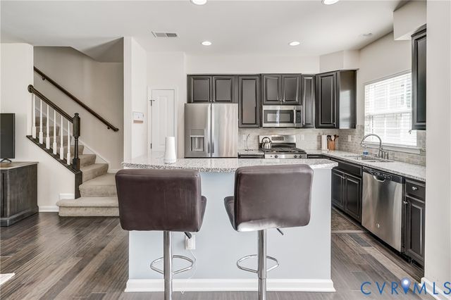 8933 Ringview Dr, Mechanicsville, VA 23116