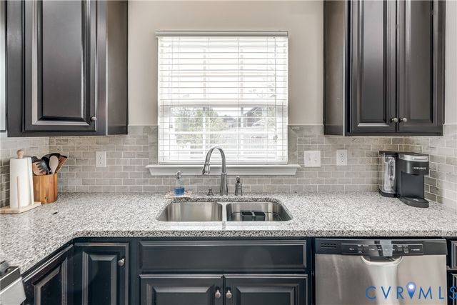 8933 Ringview Dr, Mechanicsville, VA 23116