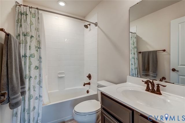 8933 Ringview Dr, Mechanicsville, VA 23116