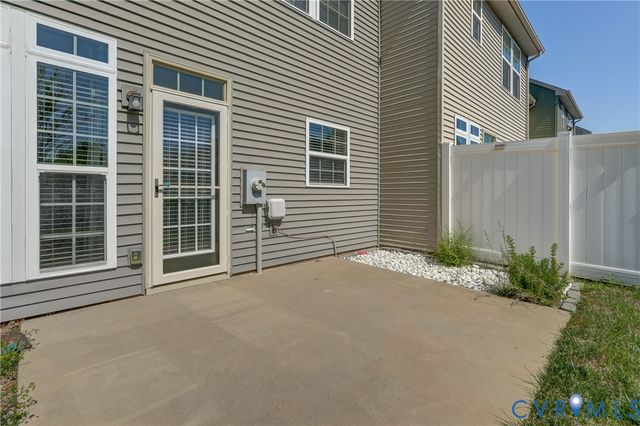 8933 Ringview Dr, Mechanicsville, VA 23116