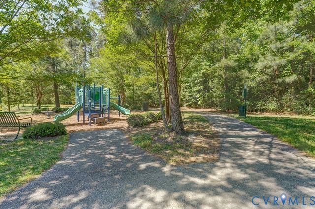 8933 Ringview Dr, Mechanicsville, VA 23116