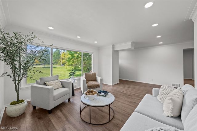 763 Som Center Road, Mayfield Village, OH 44143