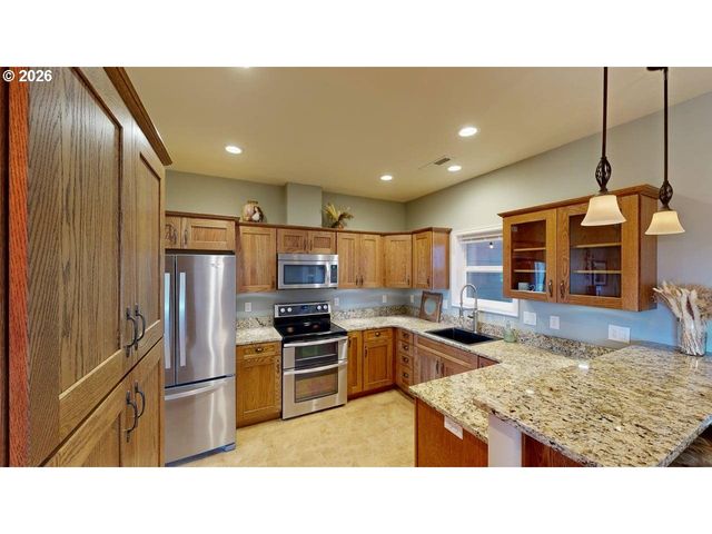 7200 VISTA RIDGE Dr, Brookings, OR 97415