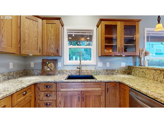 7200 VISTA RIDGE Dr, Brookings, OR 97415