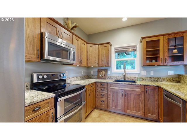 7200 VISTA RIDGE Dr, Brookings, OR 97415
