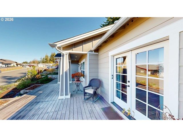 7200 VISTA RIDGE Dr, Brookings, OR 97415